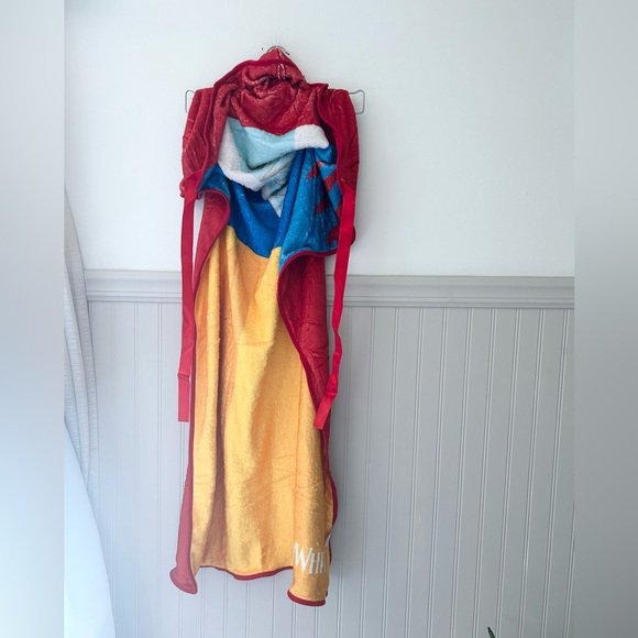 Disney Snow White Hooded Blanket - Picture 2 of 2